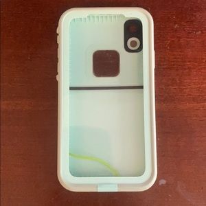 iPhone XR Lifeproof Case